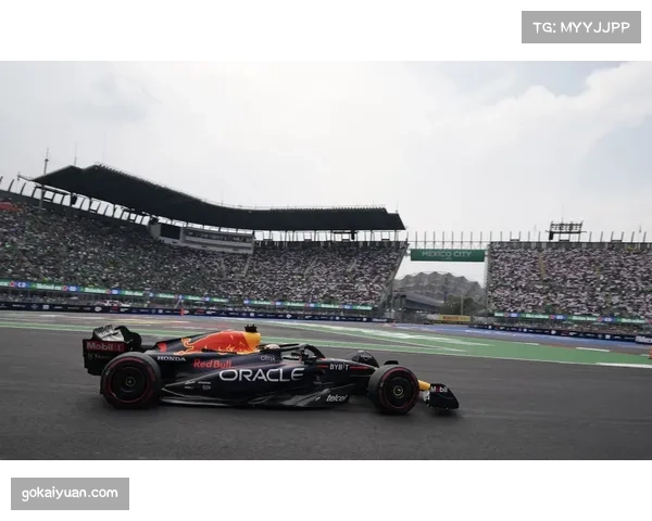 英国大奖赛霍肯伯格夺生涯首台 梅赛德斯主场双车登颁奖台 英国大奖赛霍肯伯格夺生涯首台 梅赛德斯主场双车登颁奖台