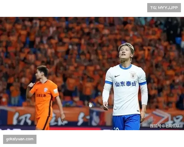 泰山球员心态逐渐失衡 谢文能危险动作染红加剧防守压力 泰山球员心态逐渐失衡 谢文能危险动作染红加剧防守压力